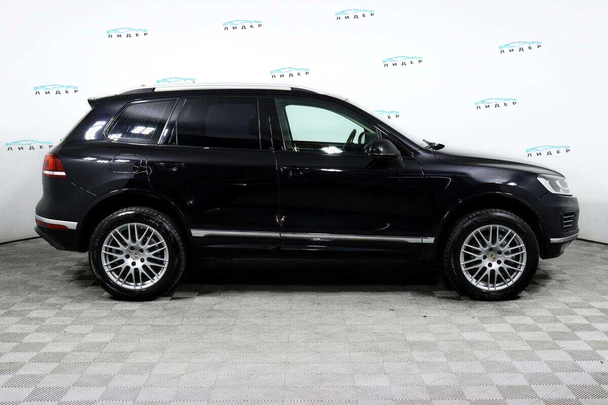 Б/У Фольксваген Туарег 2016 года. Фото: #3