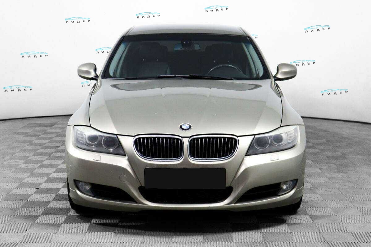 Б/У БМВ 3 серии 2010 года. Фото: #1