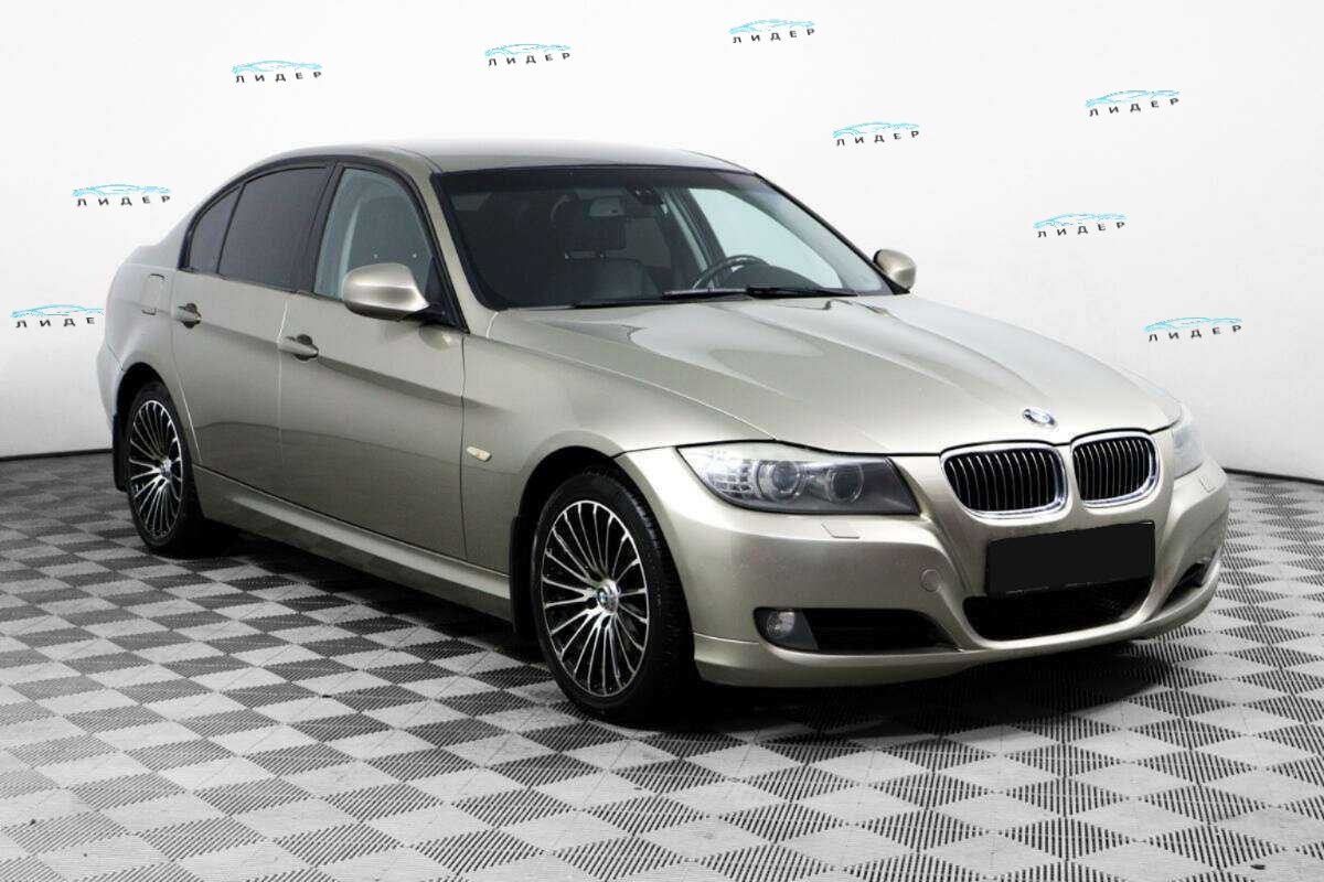 Б/У БМВ 3 серии 2010 года. Фото: #2