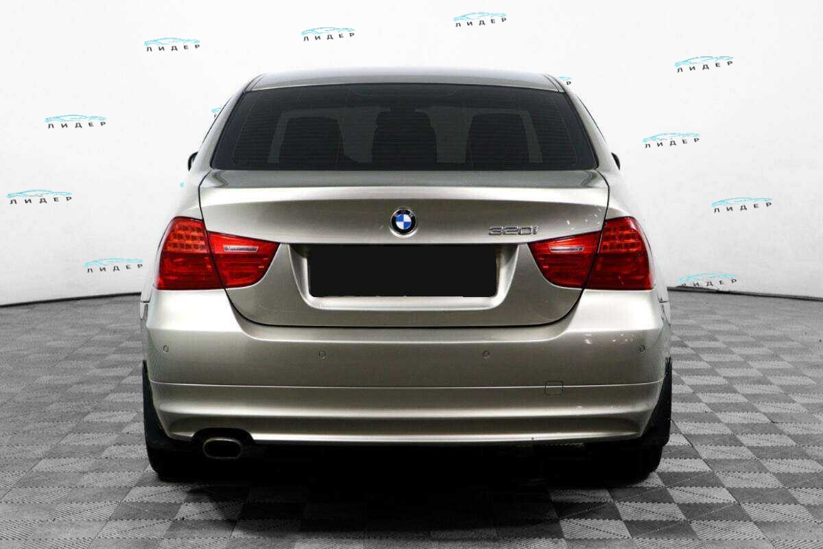 Б/У БМВ 3 серии 2010 года. Фото: #5