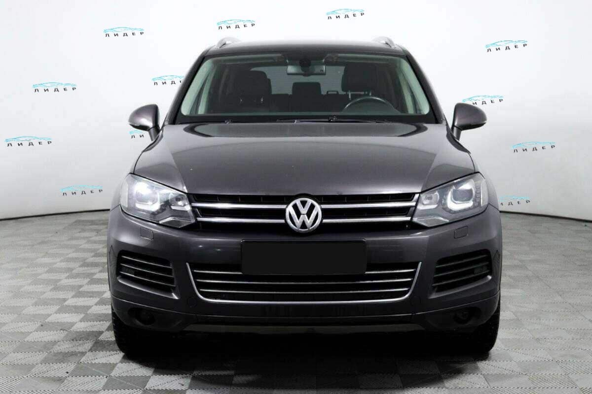 Б/У Фольксваген Туарег 2011 года. Фото: #1