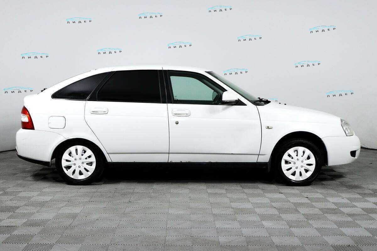 Б/У Лада (ВАЗ) Приора 2011 года. Фото: #3