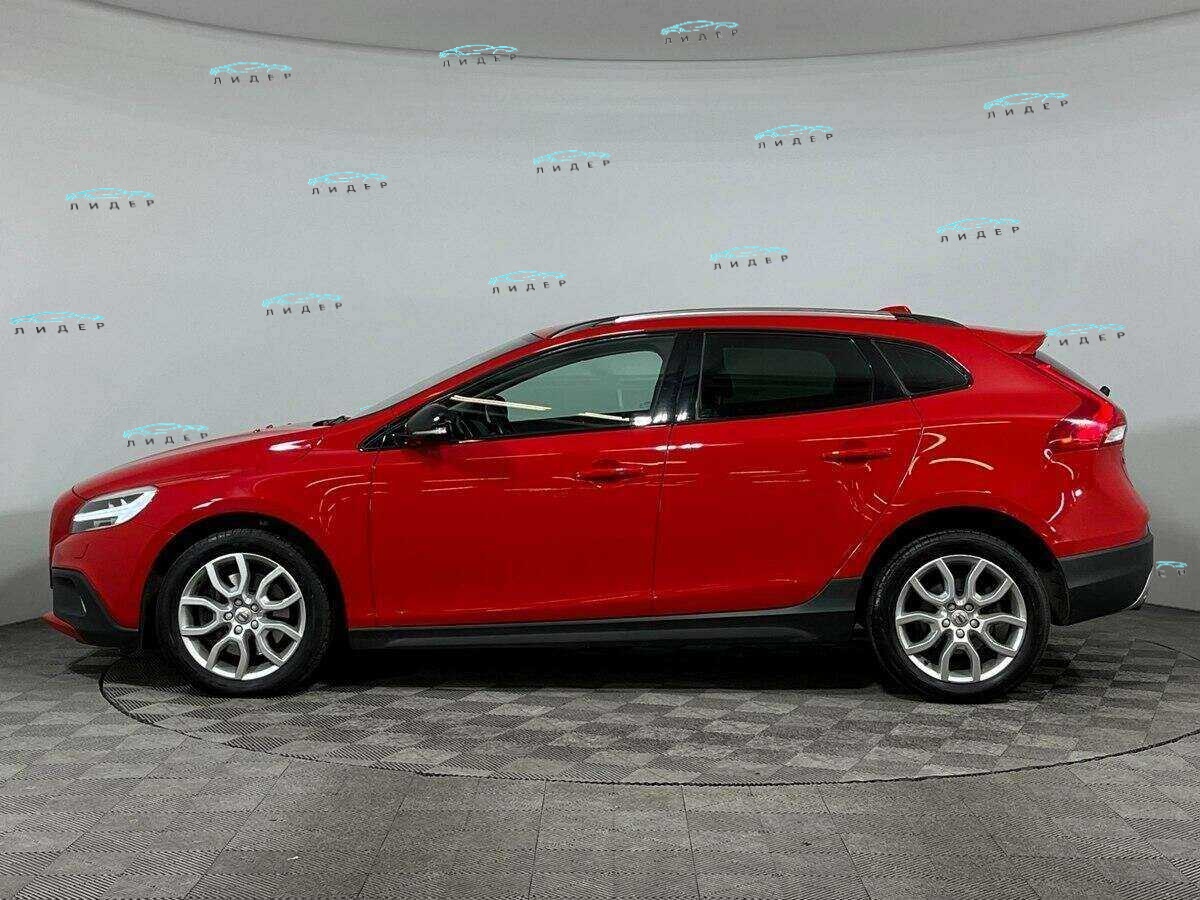 Б/У Вольво В40 Кросс Кантри 2018 года. Фото: #7