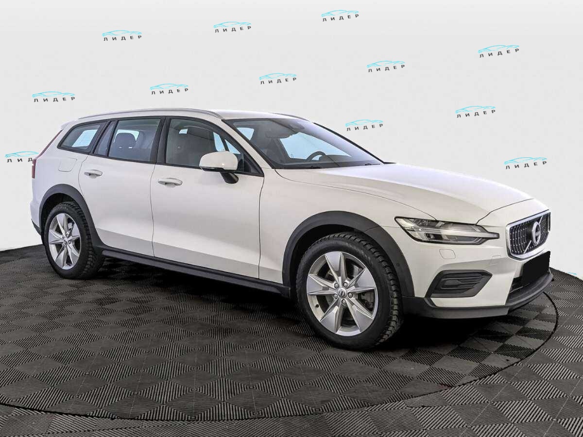 Б/У Вольво В60 Кросс Кантри 2021 года. Фото: #2