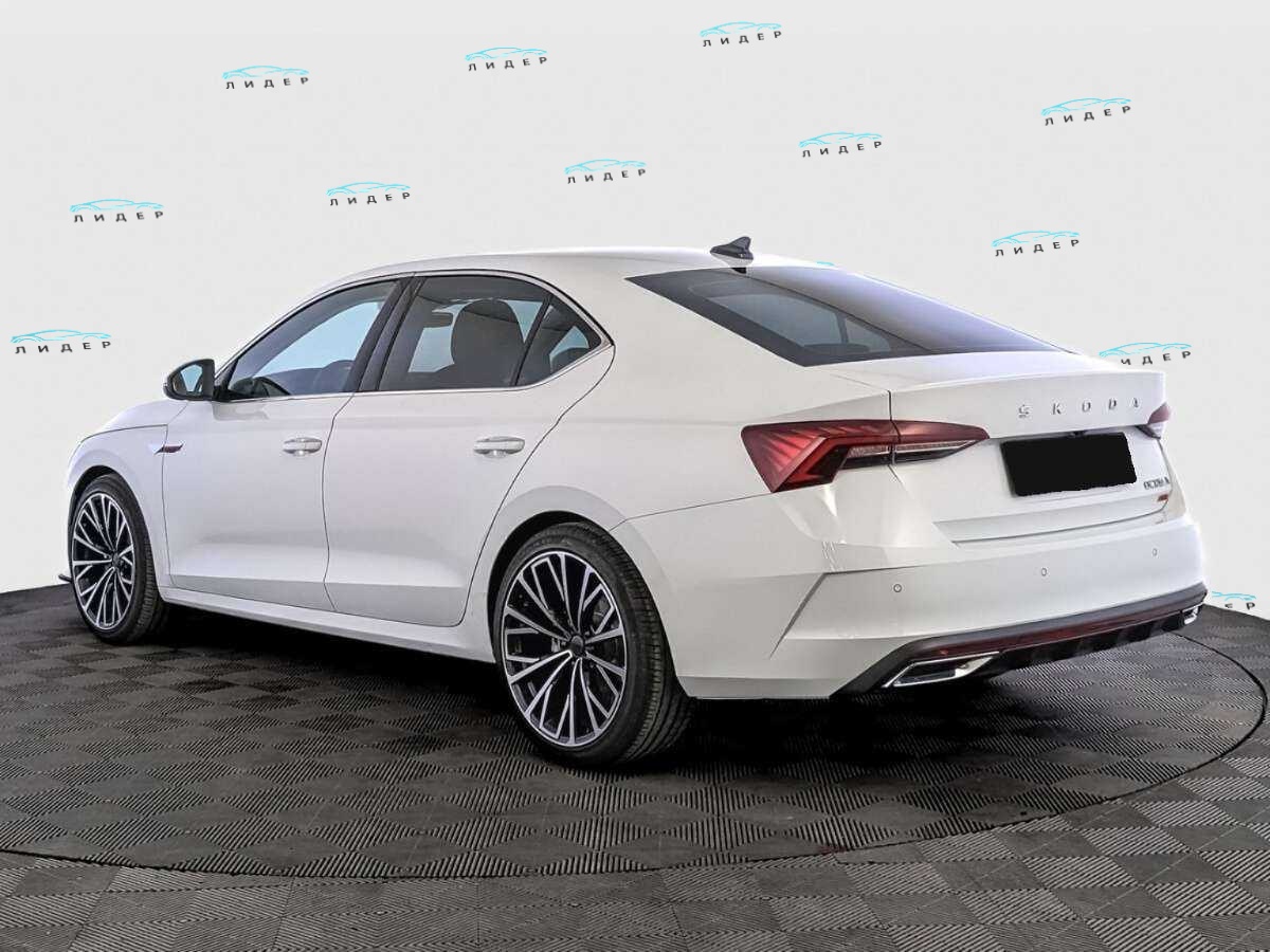 Б/У Шкода Октавия 2023 года. Фото: #5