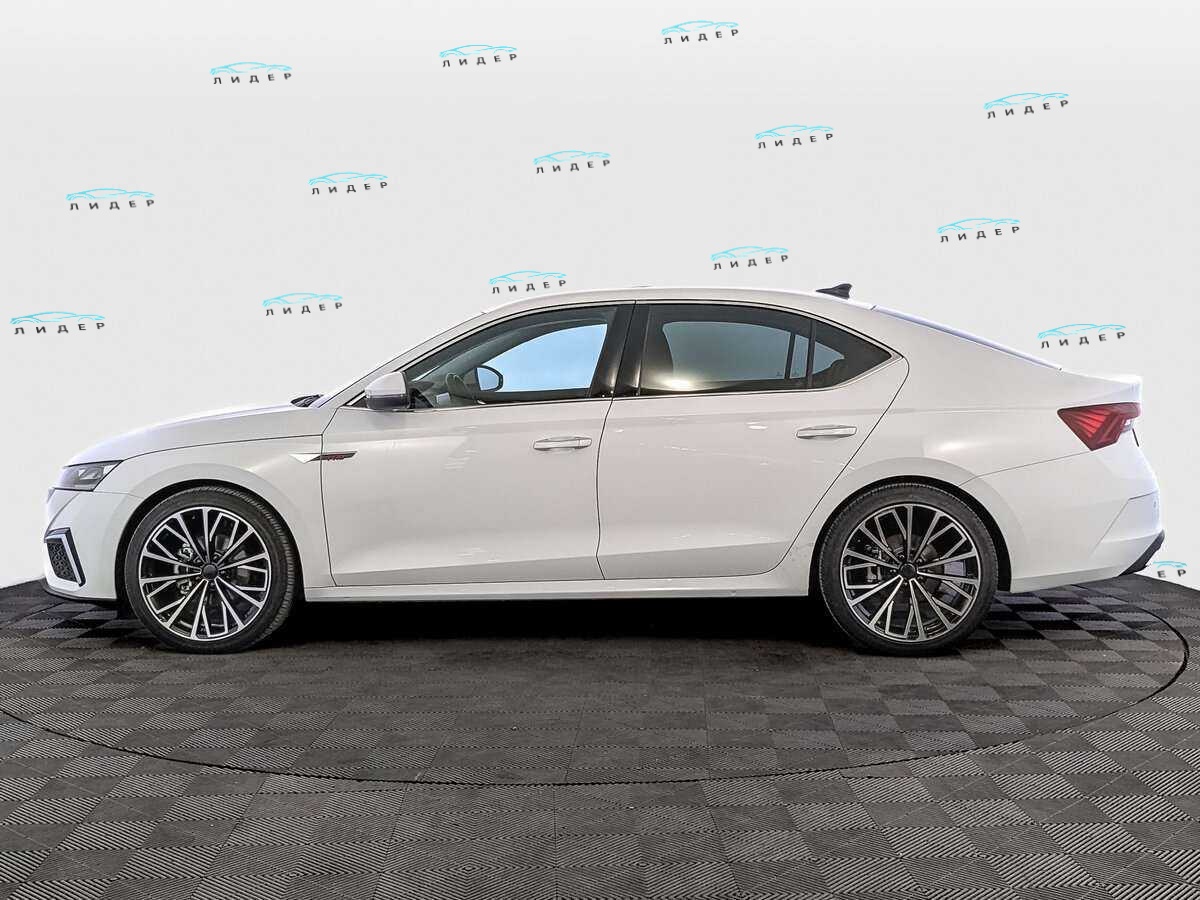 Б/У Шкода Октавия 2023 года. Фото: #6