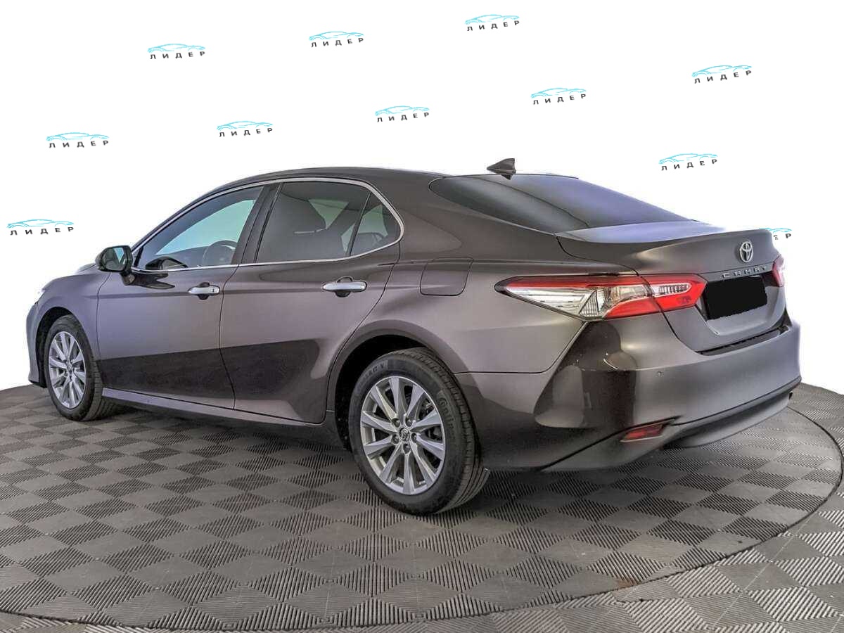 Б/У Тойота Камри 2018 года. Фото: #6