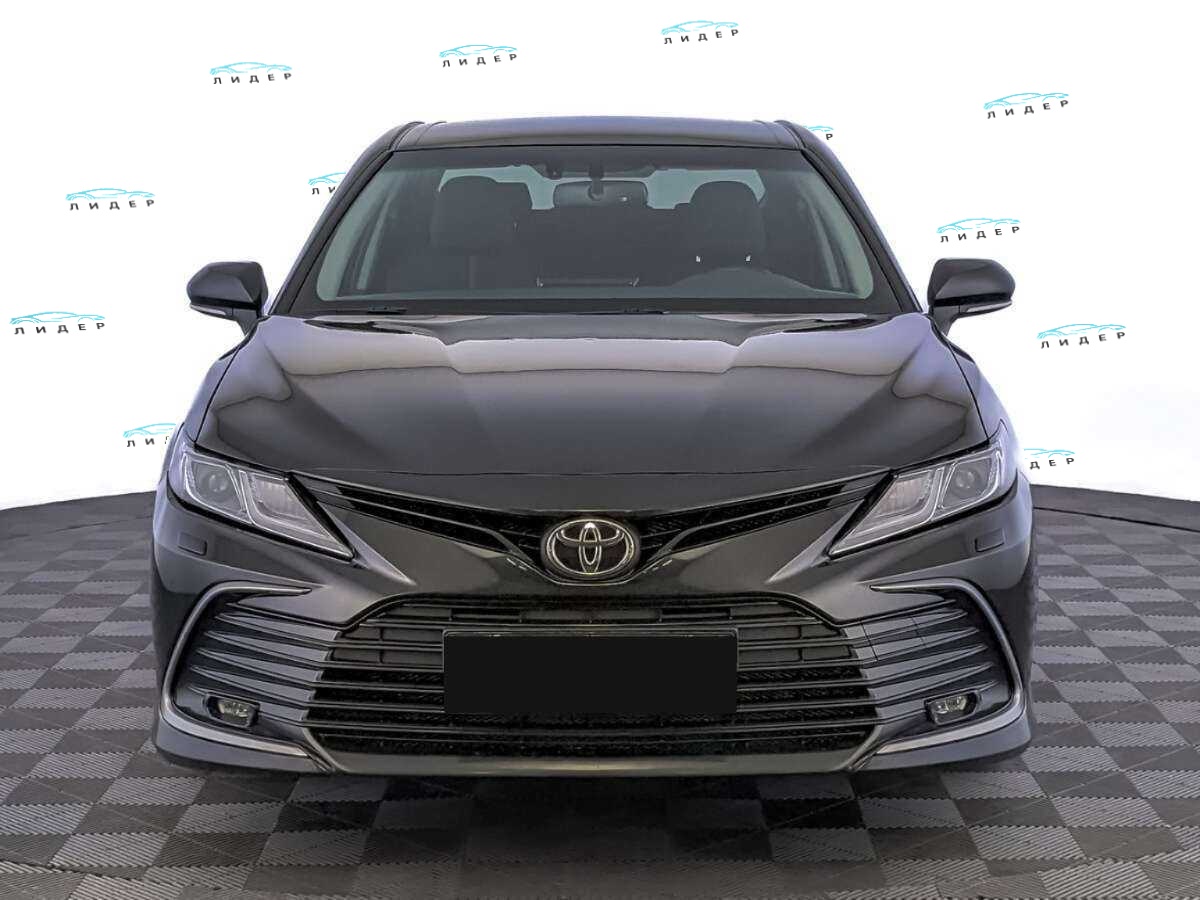 Б/У Тойота Камри 2021 года. Фото: #1