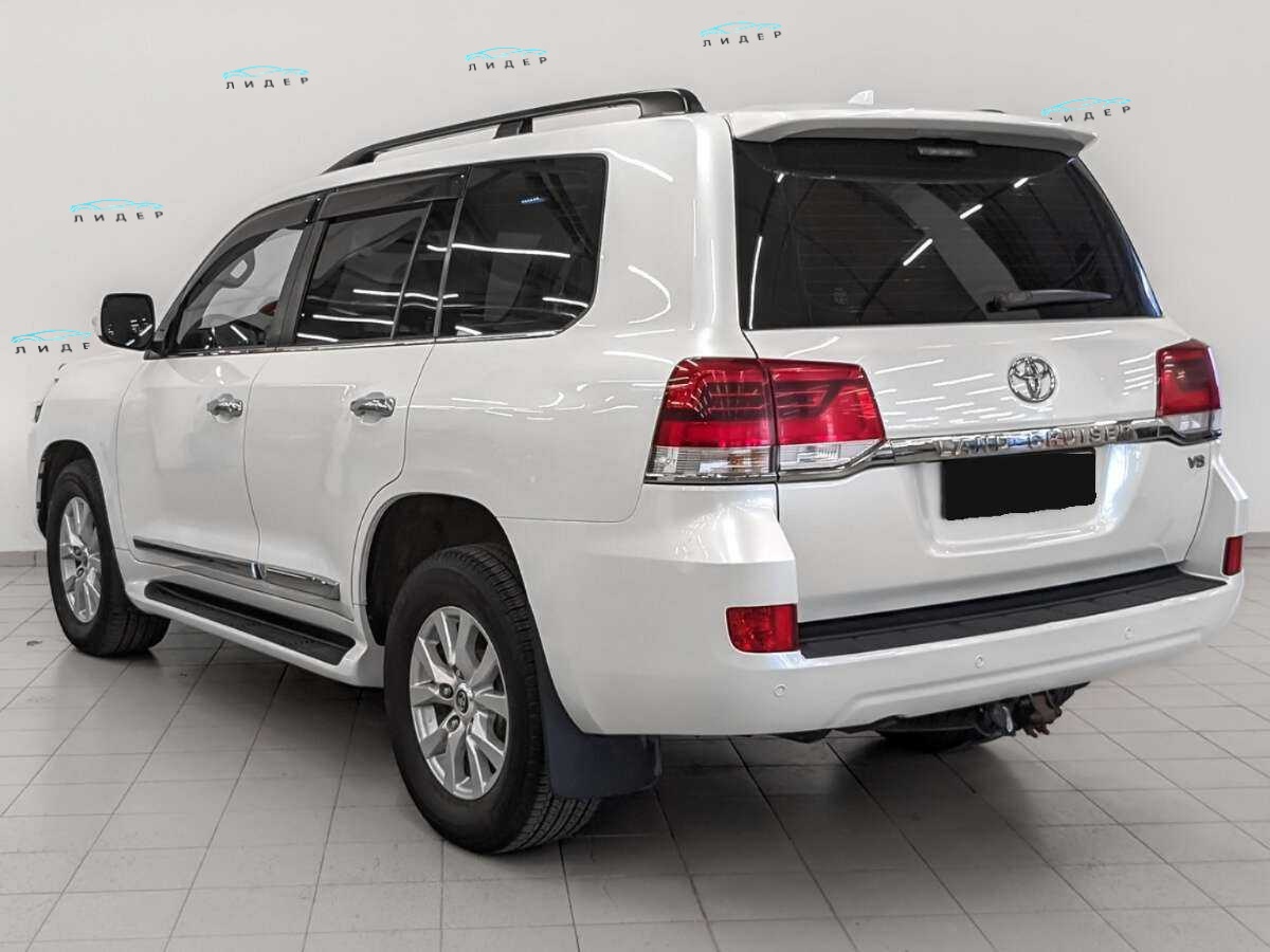 Б/У Тойота Лэнд Крузер 2017 года. Фото: #6