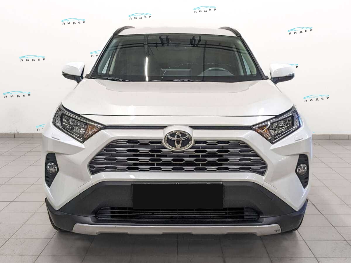 Б/У Тойота Рав4 2021 года. Фото: #1
