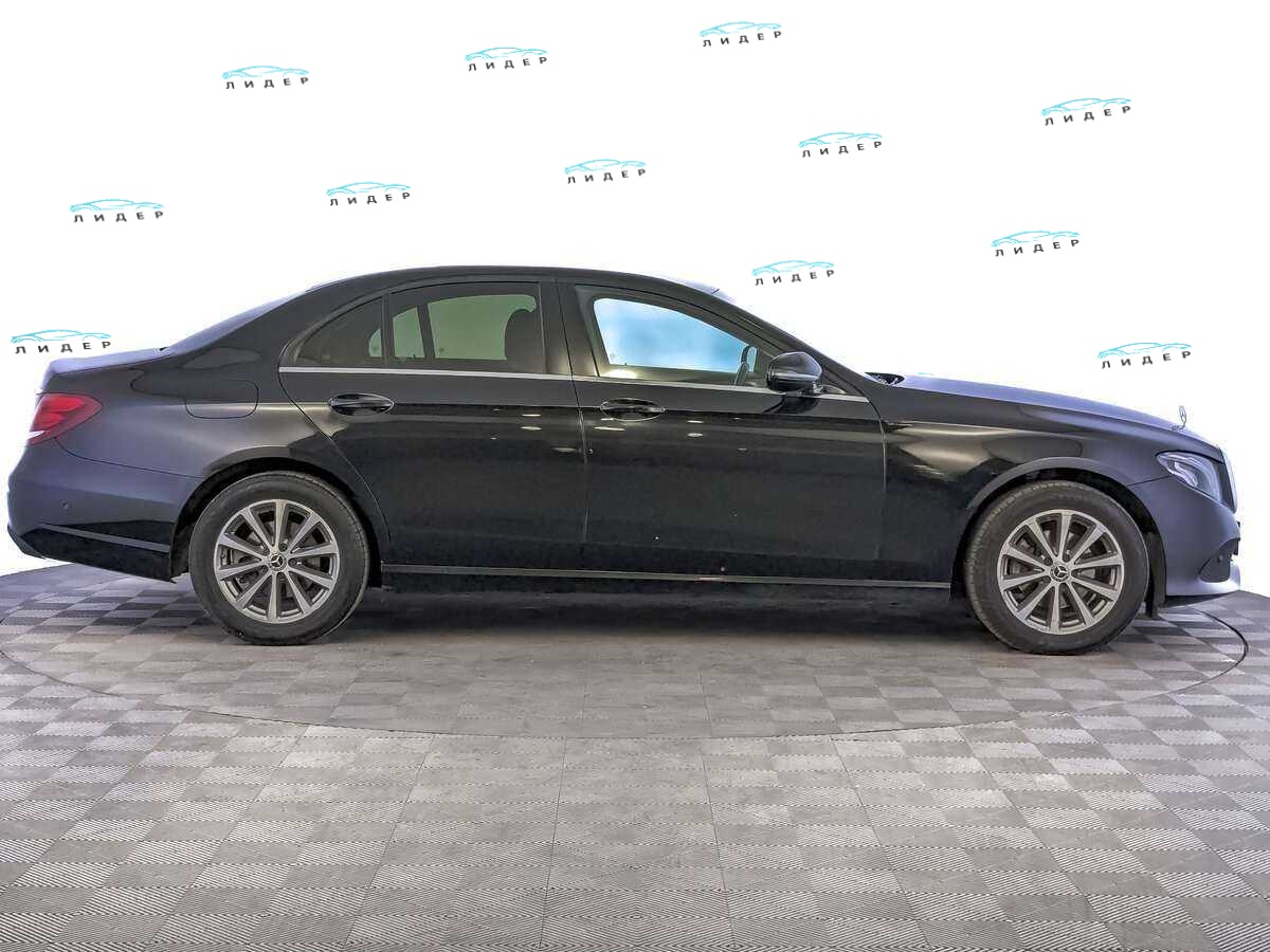 Б/У Мерседес-Бенц Е-Класс 2018 года. Фото: #3