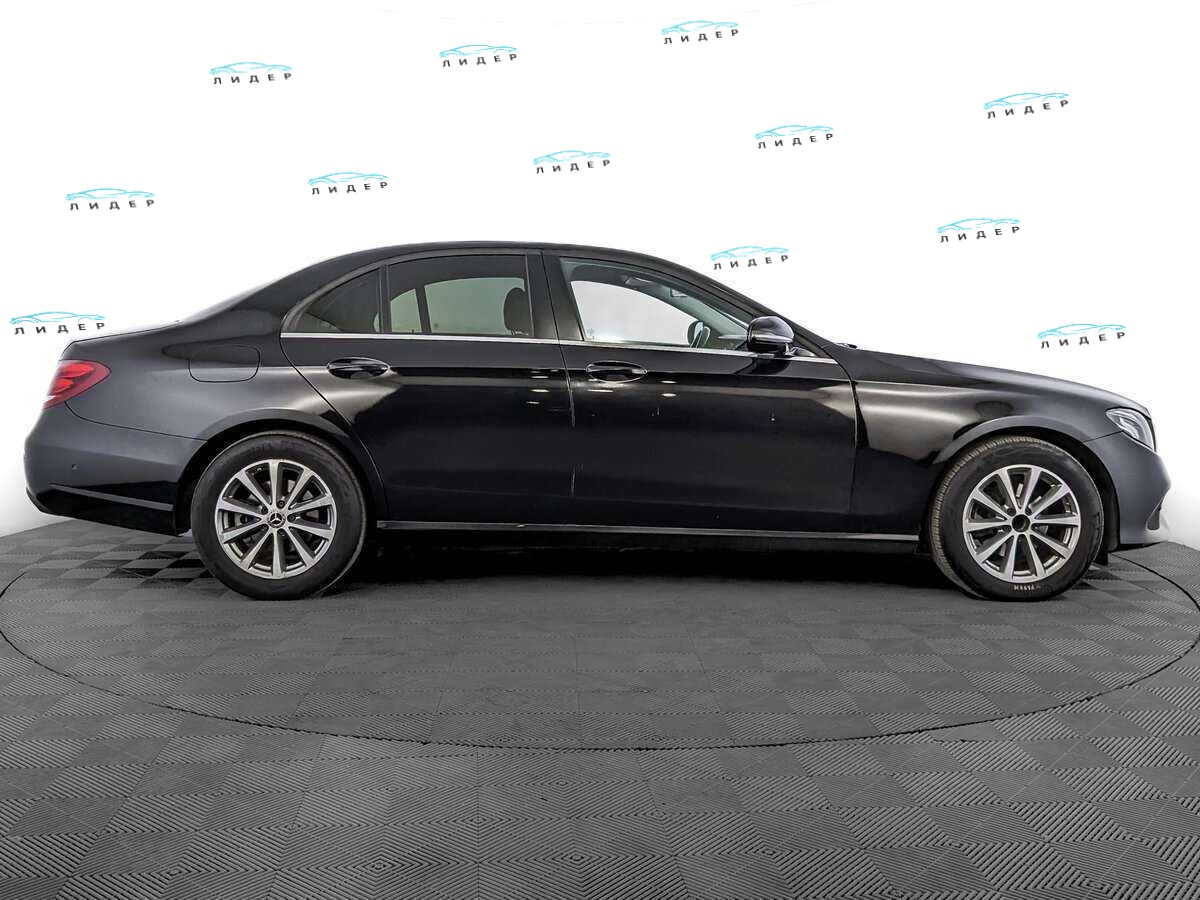 Б/У Мерседес-Бенц Е-Класс 2018 года. Фото: #3