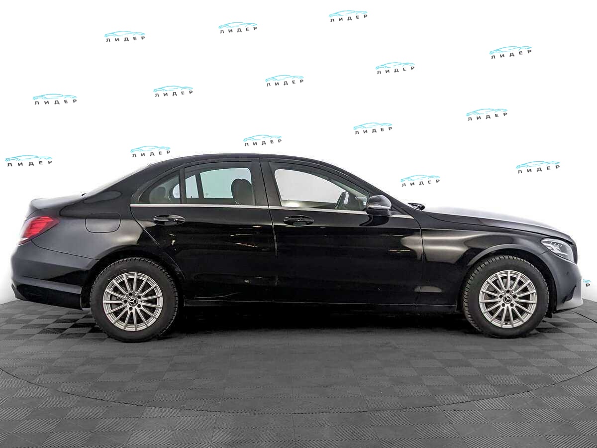 Б/У Мерседес-Бенц Ц-Класс 2019 года. Фото: #3