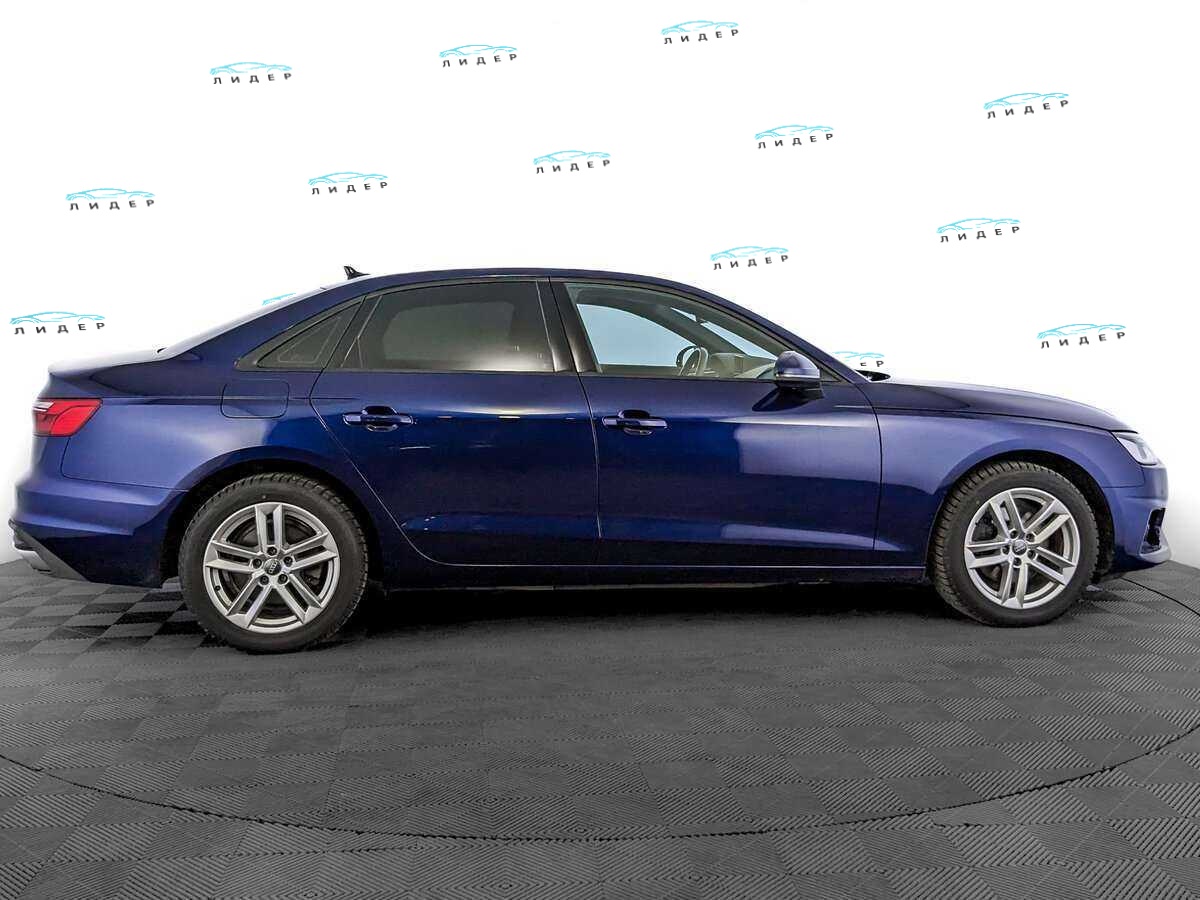 Б/У Ауди А4 2021 года. Фото: #3