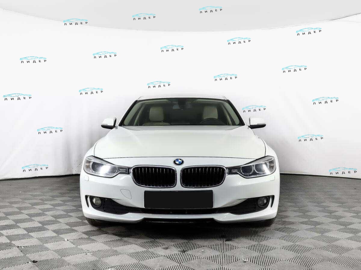Б/У БМВ 3 серии 2013 года. Фото: #1