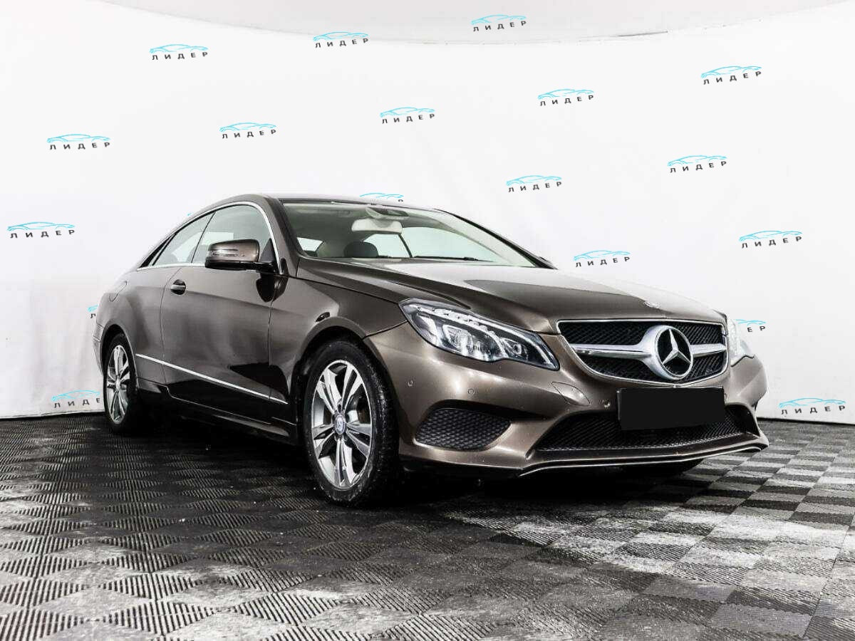 Б/У Мерседес-Бенц Е-Класс 2014 года. Фото: #2