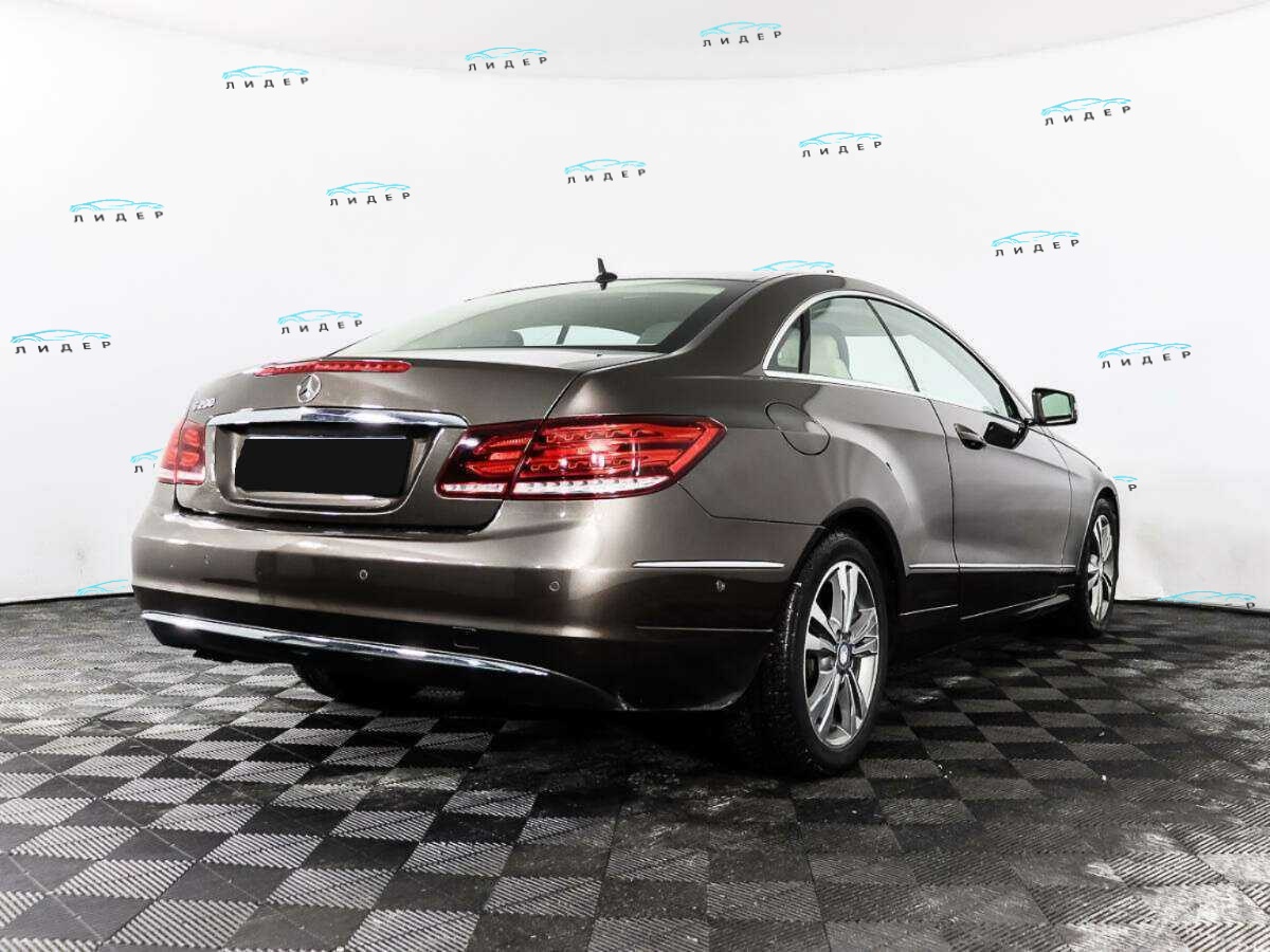 Б/У Мерседес-Бенц Е-Класс 2014 года. Фото: #4