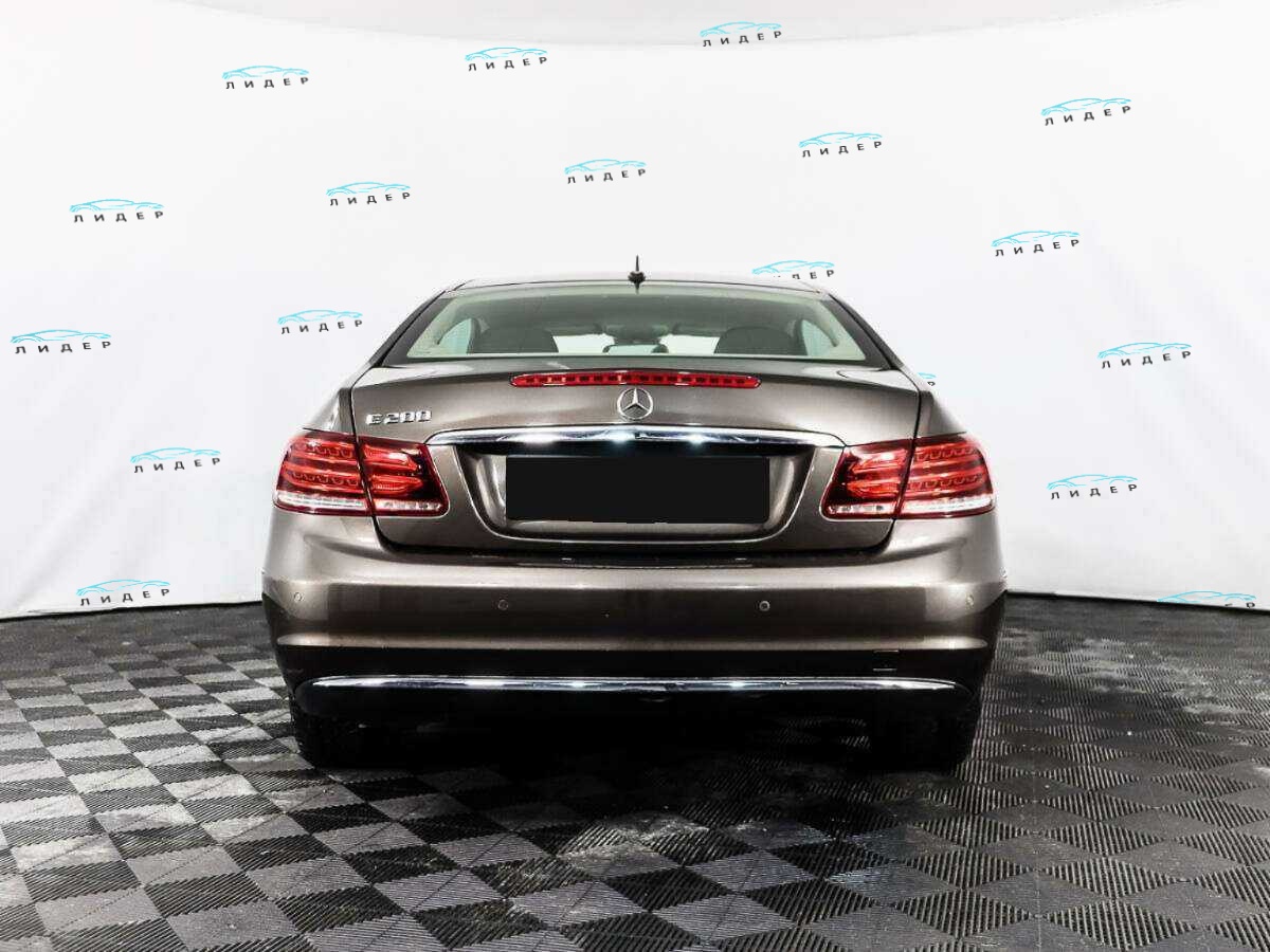 Б/У Мерседес-Бенц Е-Класс 2014 года. Фото: #5
