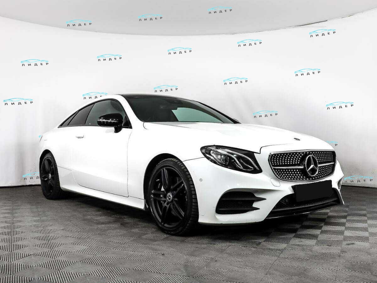 Б/У Мерседес-Бенц Е-Класс 2017 года. Фото: #2