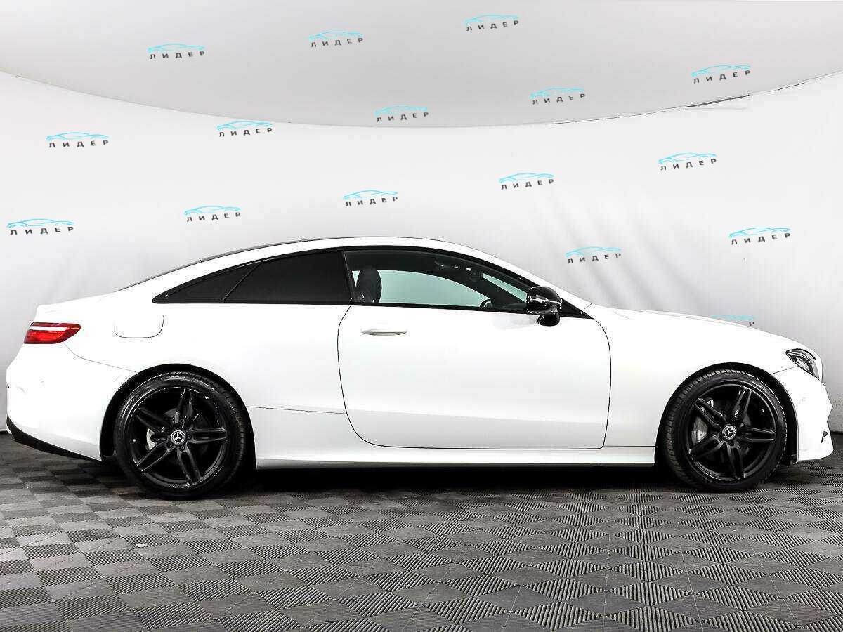 Б/У Мерседес-Бенц Е-Класс 2017 года. Фото: #3