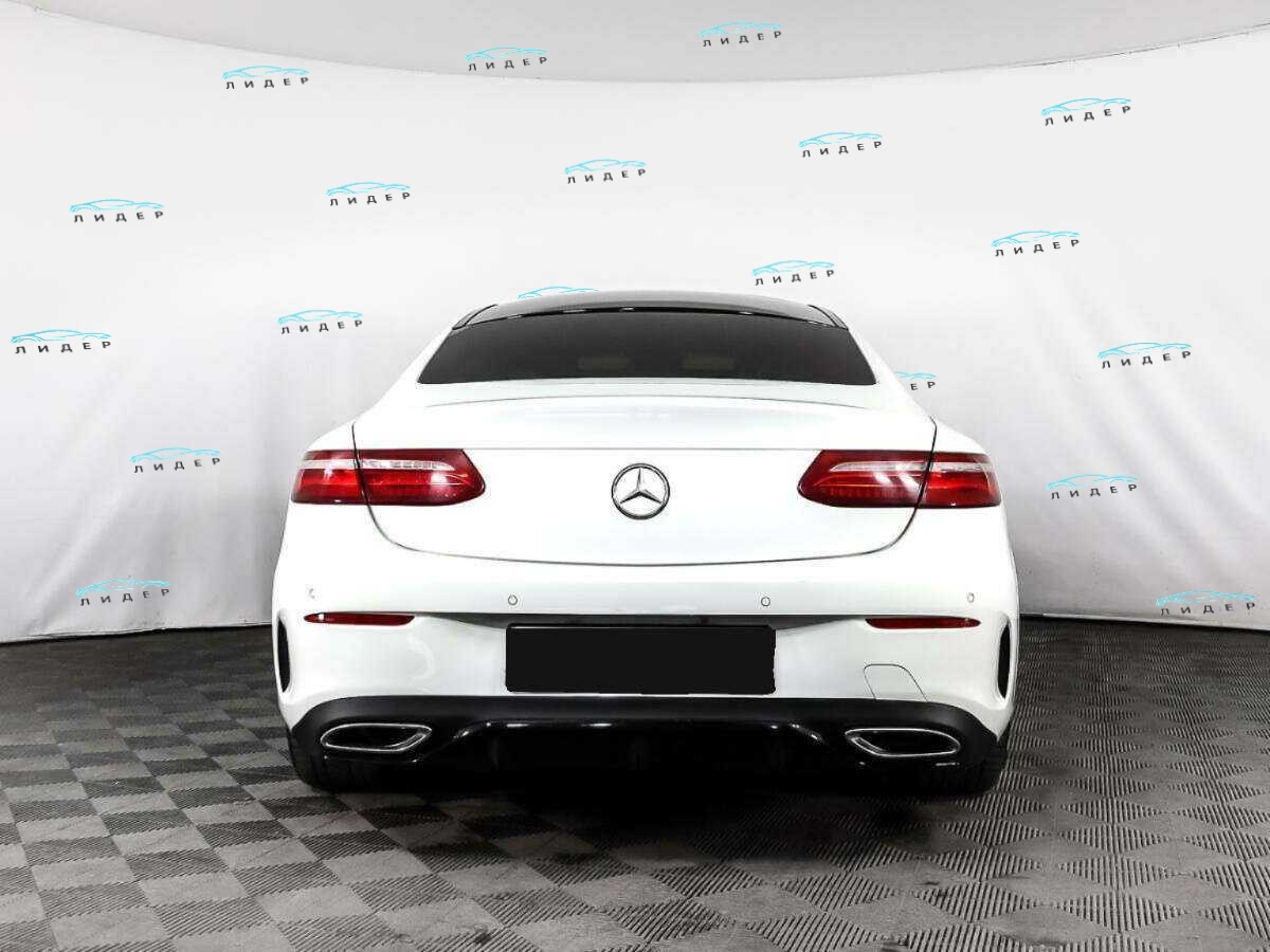 Б/У Мерседес-Бенц Е-Класс 2017 года. Фото: #5