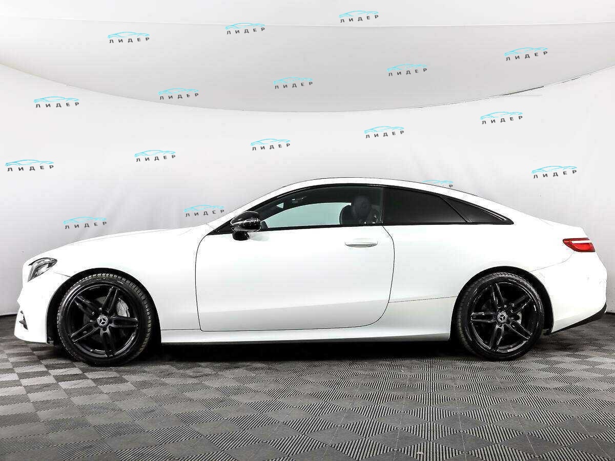 Б/У Мерседес-Бенц Е-Класс 2017 года. Фото: #7