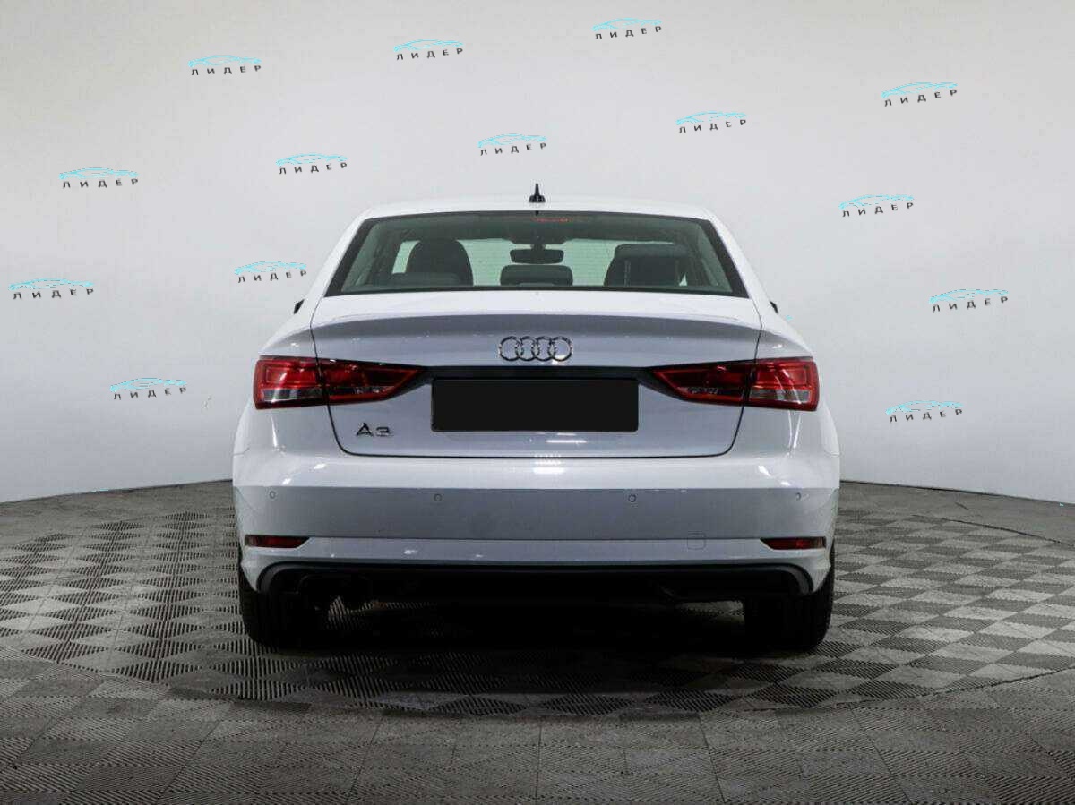 Б/У Ауди А3 2019 года. Фото: #4