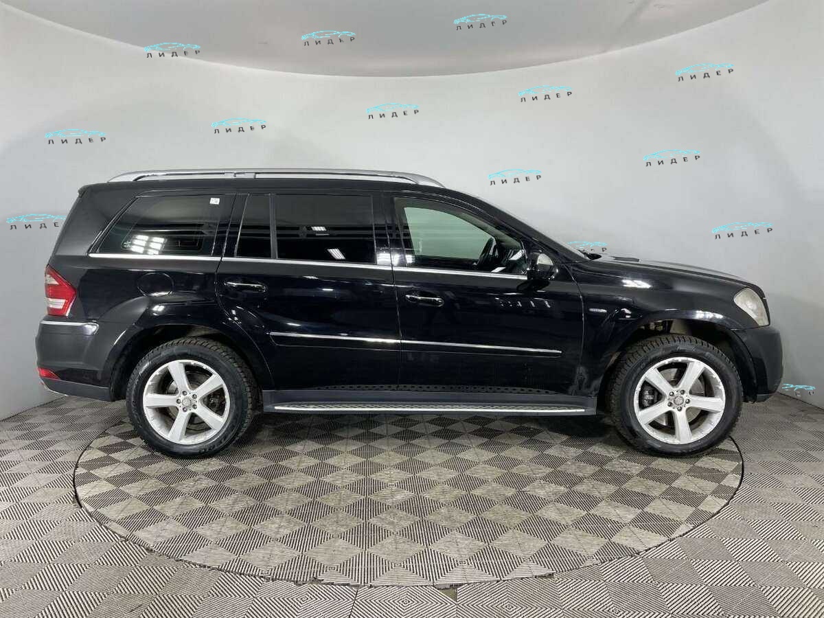 Б/У Мерседес-Бенц ГЛ-Класс 2010 года. Фото: #3