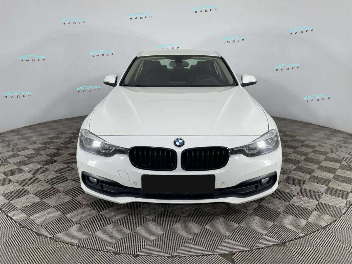 Б/У БМВ 3 серии 2018 года. Фото: #1