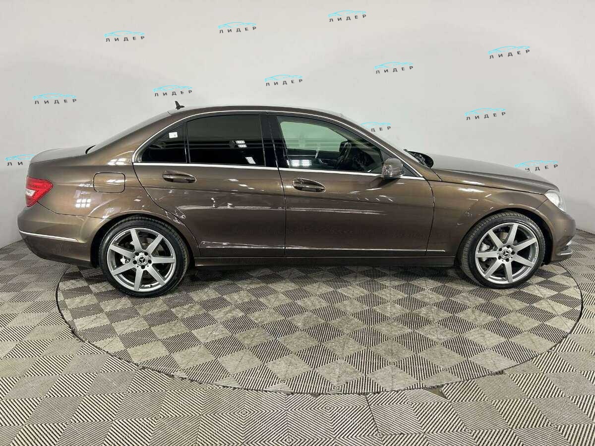 Б/У Мерседес-Бенц Ц-Класс 2013 года. Фото: #2