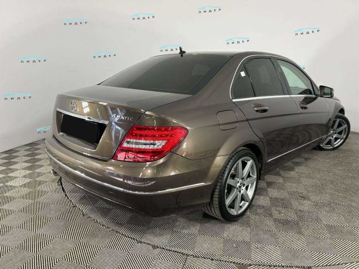 Б/У Мерседес-Бенц Ц-Класс 2013 года. Фото: #4