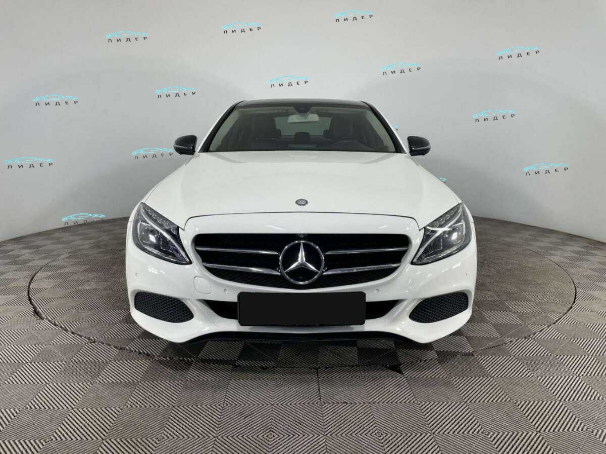Б/У Мерседес-Бенц Ц-Класс 2015 года. Фото: #1