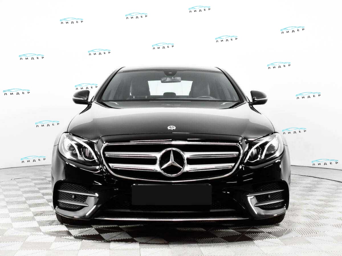 Б/У Мерседес-Бенц Е-Класс 2019 года. Фото: #1
