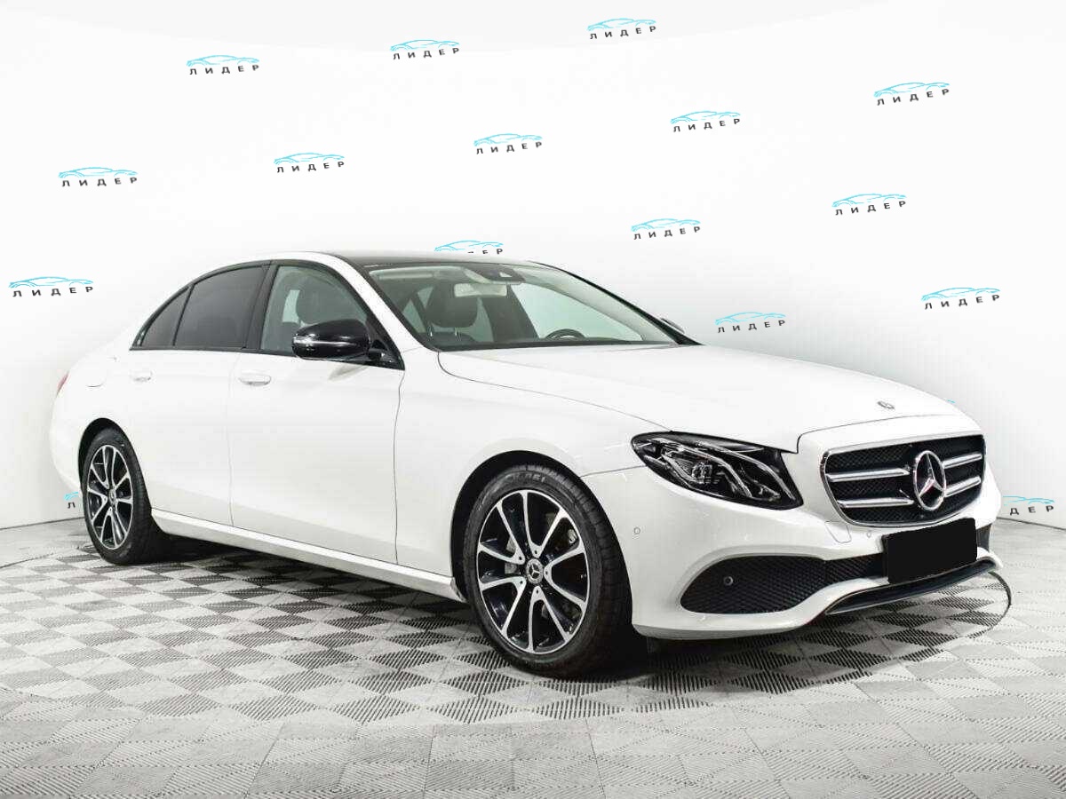 Б/У Мерседес-Бенц Е-Класс 2016 года. Фото: #2