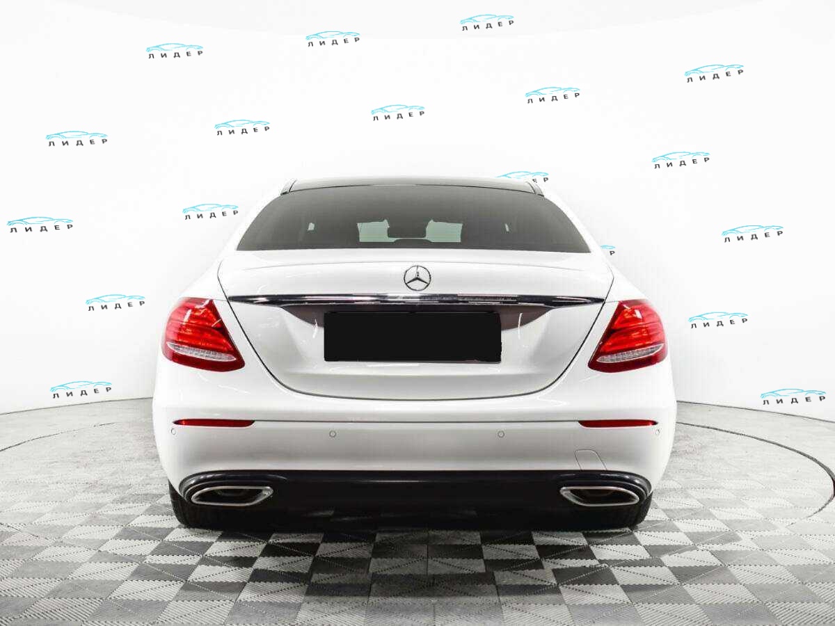 Б/У Мерседес-Бенц Е-Класс 2016 года. Фото: #4