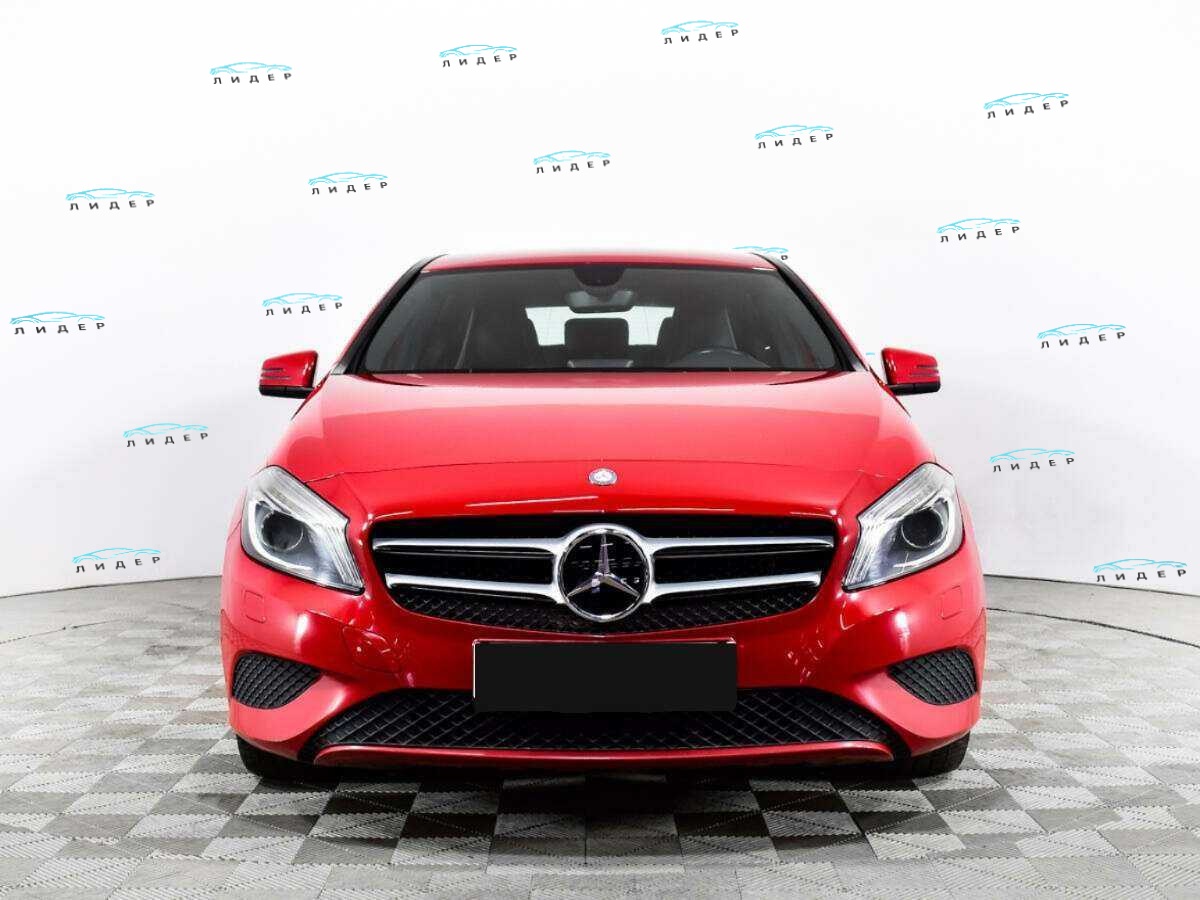 Б/У Мерседес-Бенц А-Класс 2013 года. Фото: #1