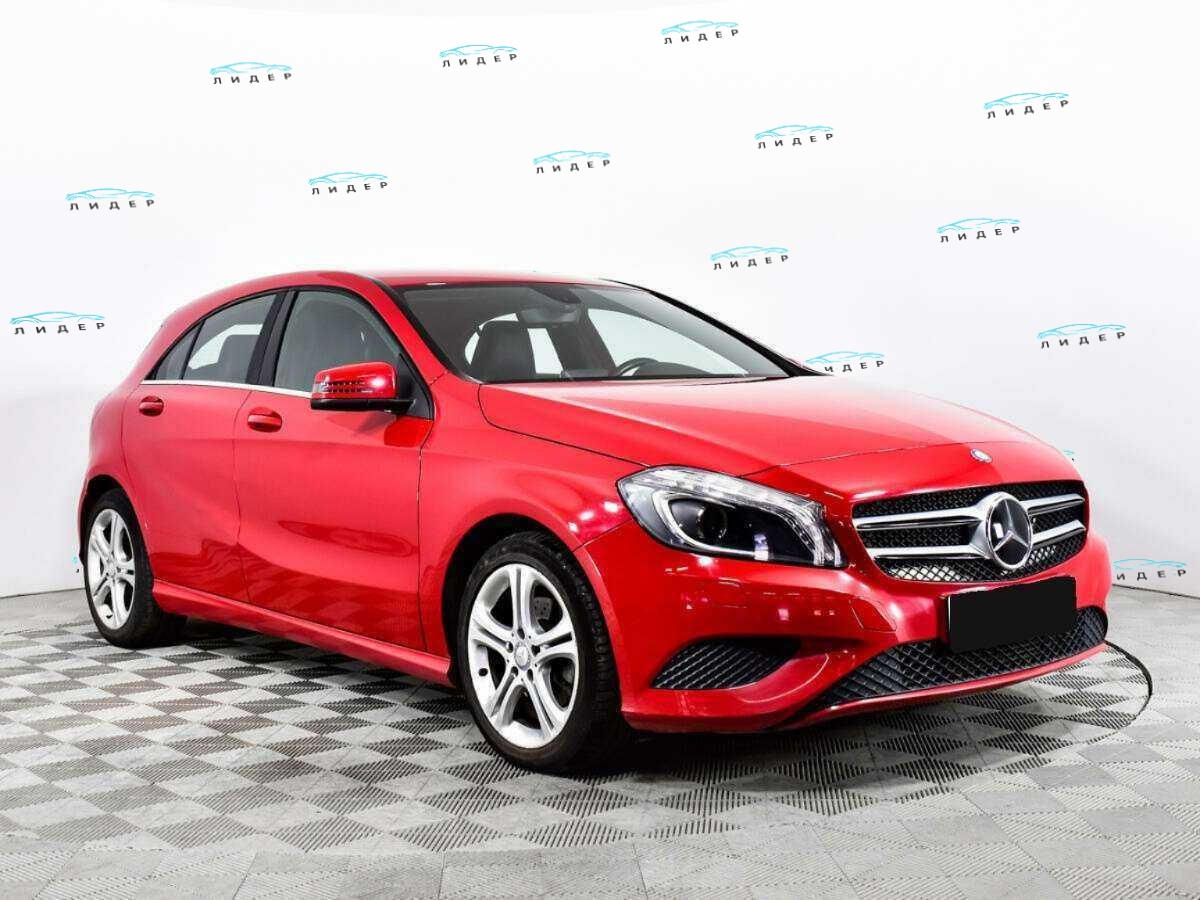 Б/У Мерседес-Бенц А-Класс 2013 года. Фото: #2