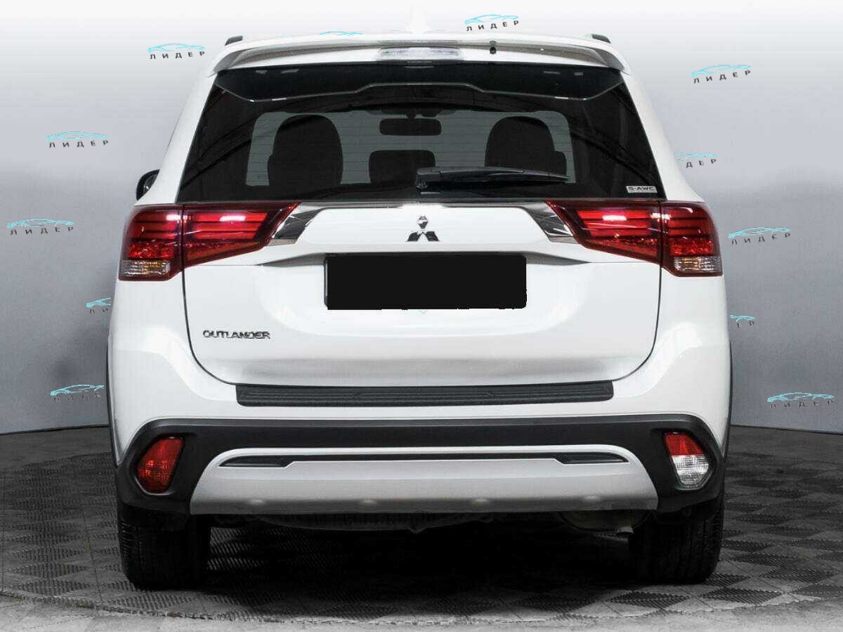 Б/У Митсубиши Оутлэндер 2021 года. Фото: #5