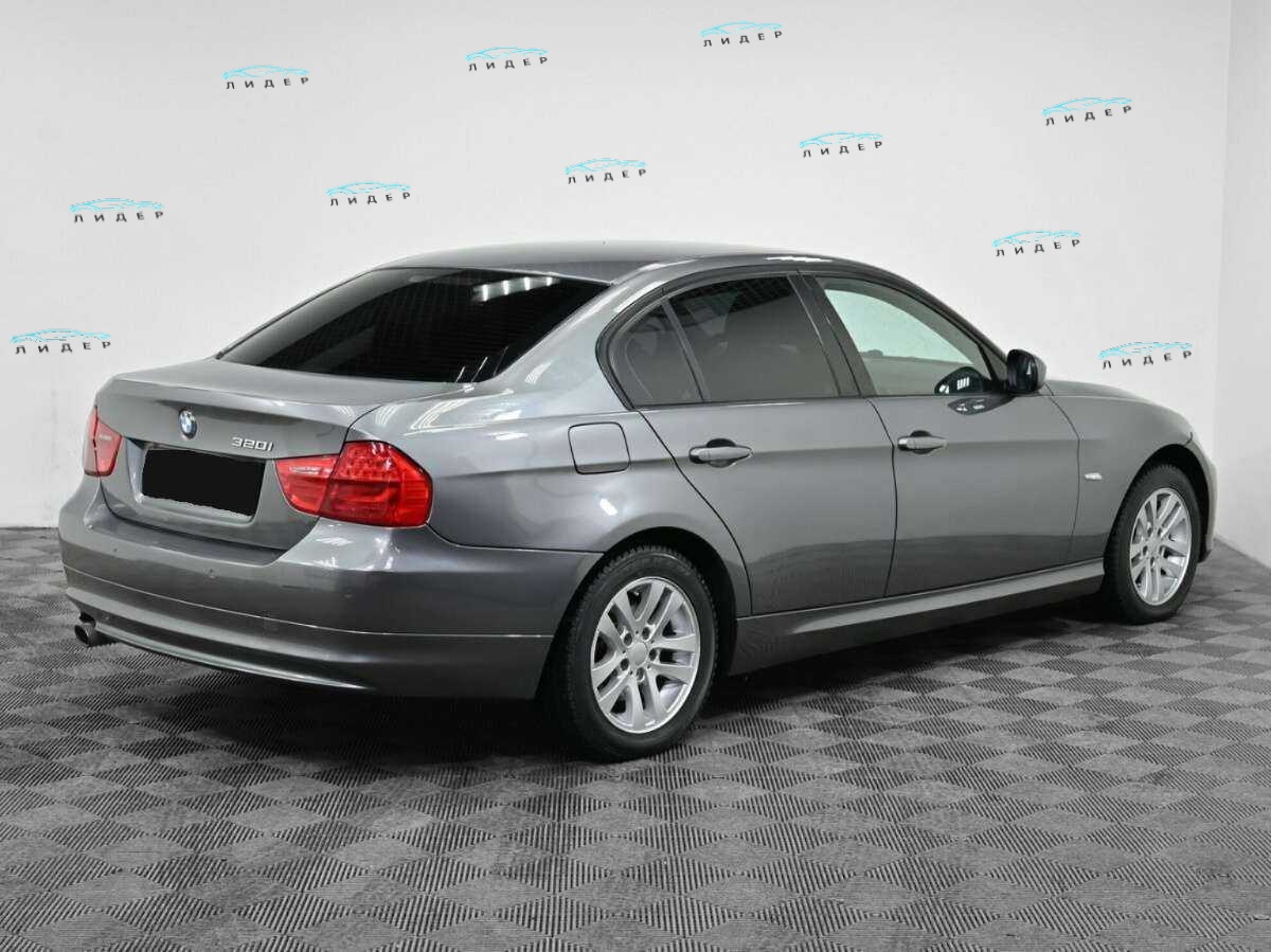 Б/У БМВ 3 серии 2009 года. Фото: #1