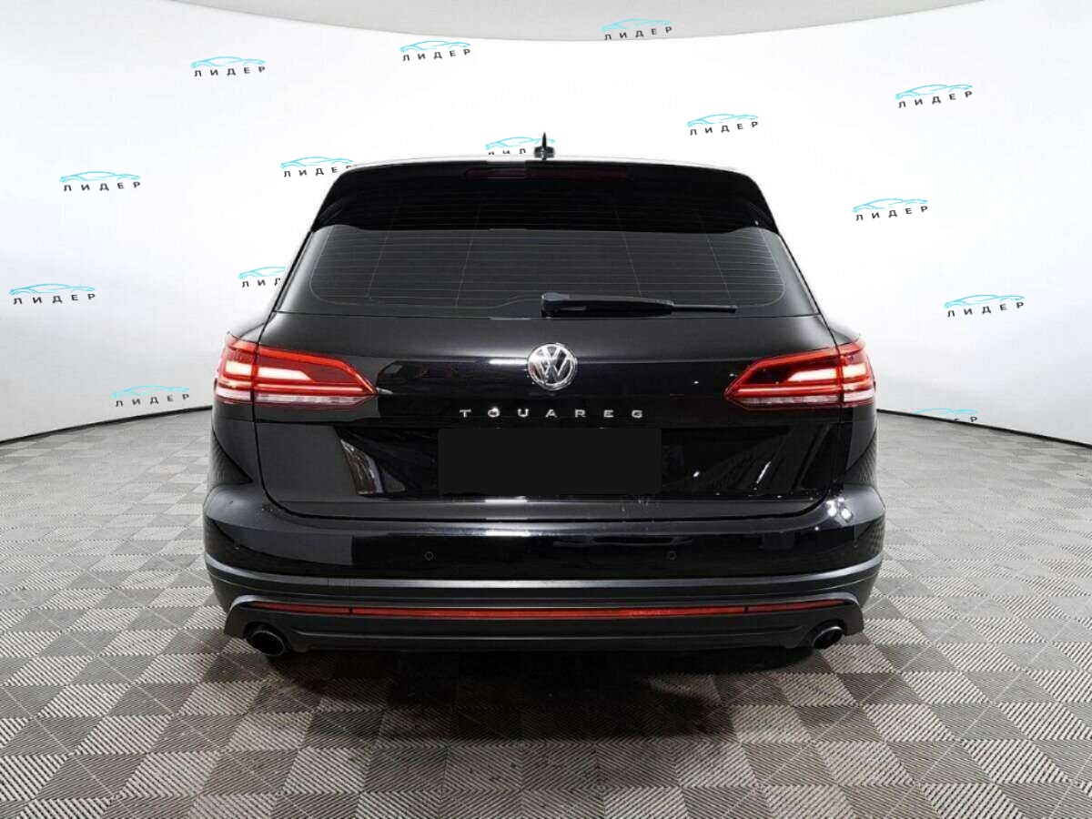 Б/У Фольксваген Туарег 2018 года. Фото: #5
