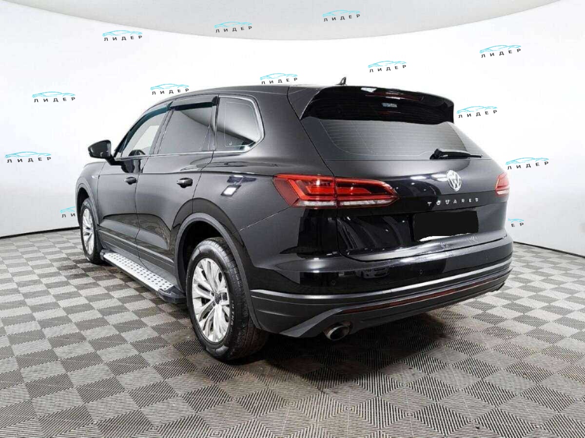 Б/У Фольксваген Туарег 2018 года. Фото: #6