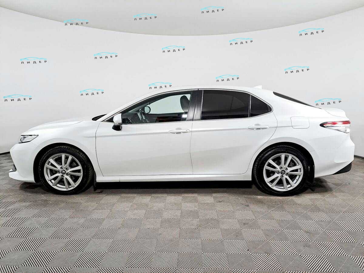 Б/У Тойота Камри 2019 года. Фото: #7