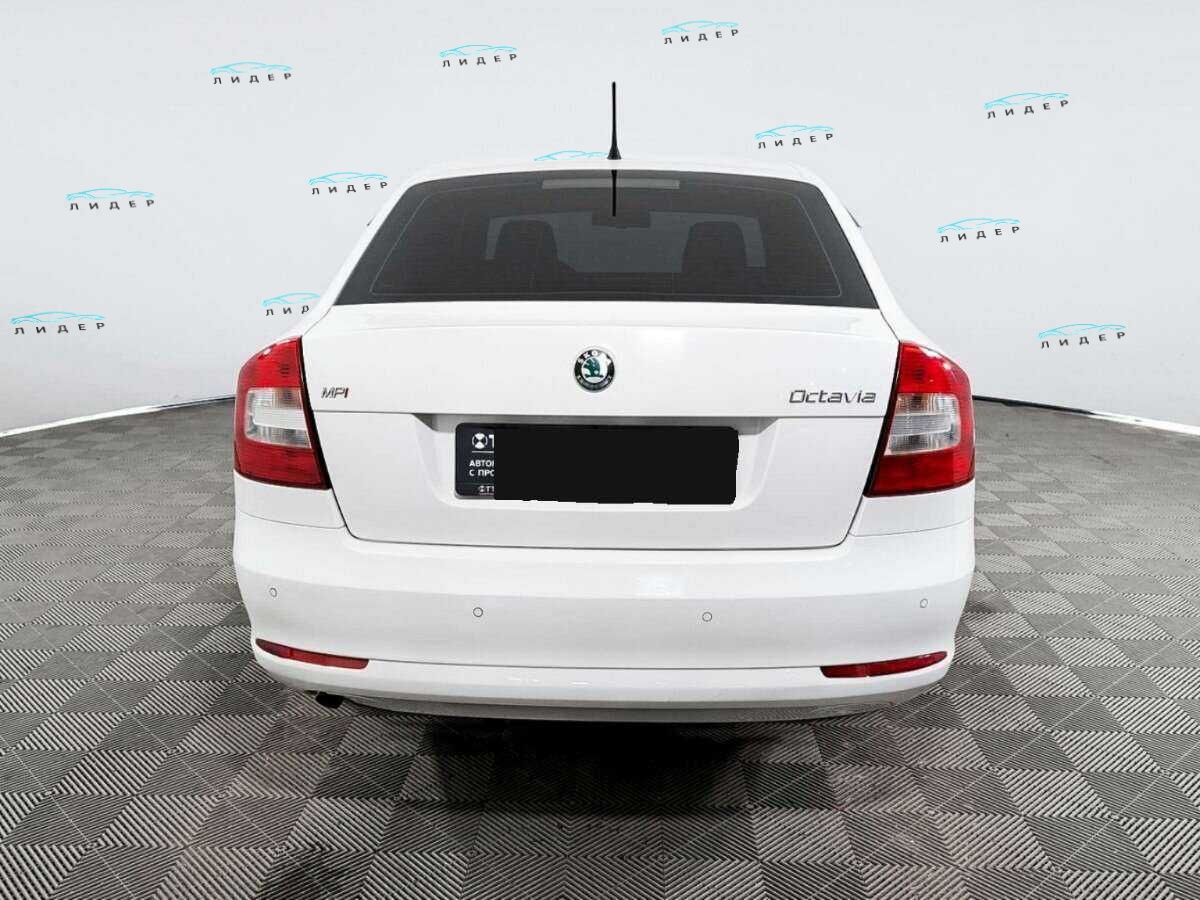 Б/У Шкода Октавия 2011 года. Фото: #4