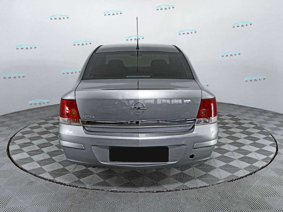 Б/У Опель Астра 2011 года. Фото: #5