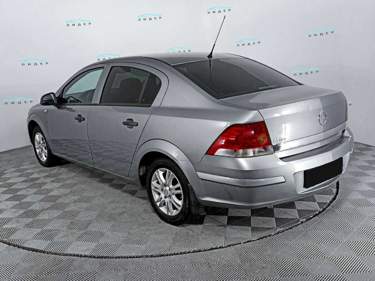 Б/У Опель Астра 2011 года. Фото: #6