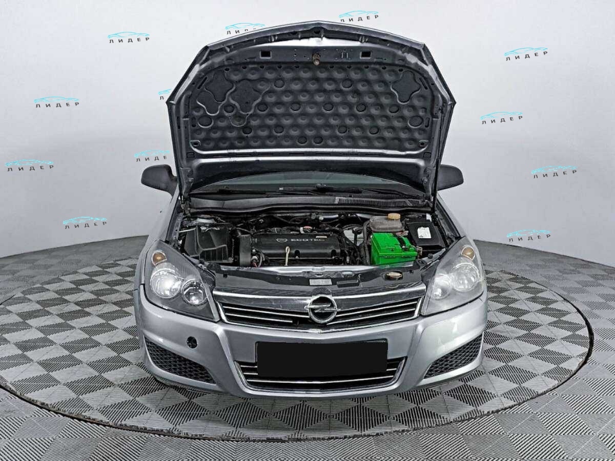 Б/У Опель Астра 2011 года. Фото: #8