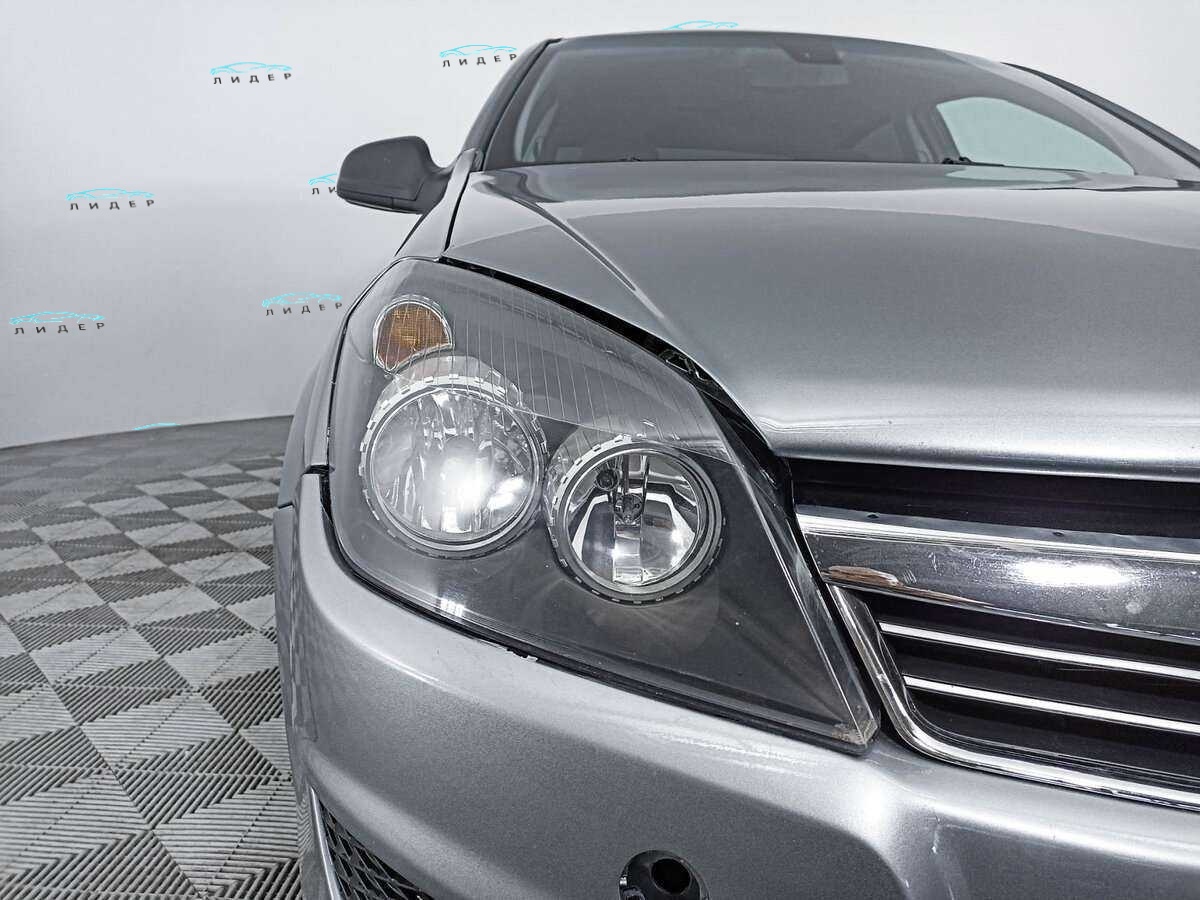 Б/У Опель Астра 2011 года. Фото: #16