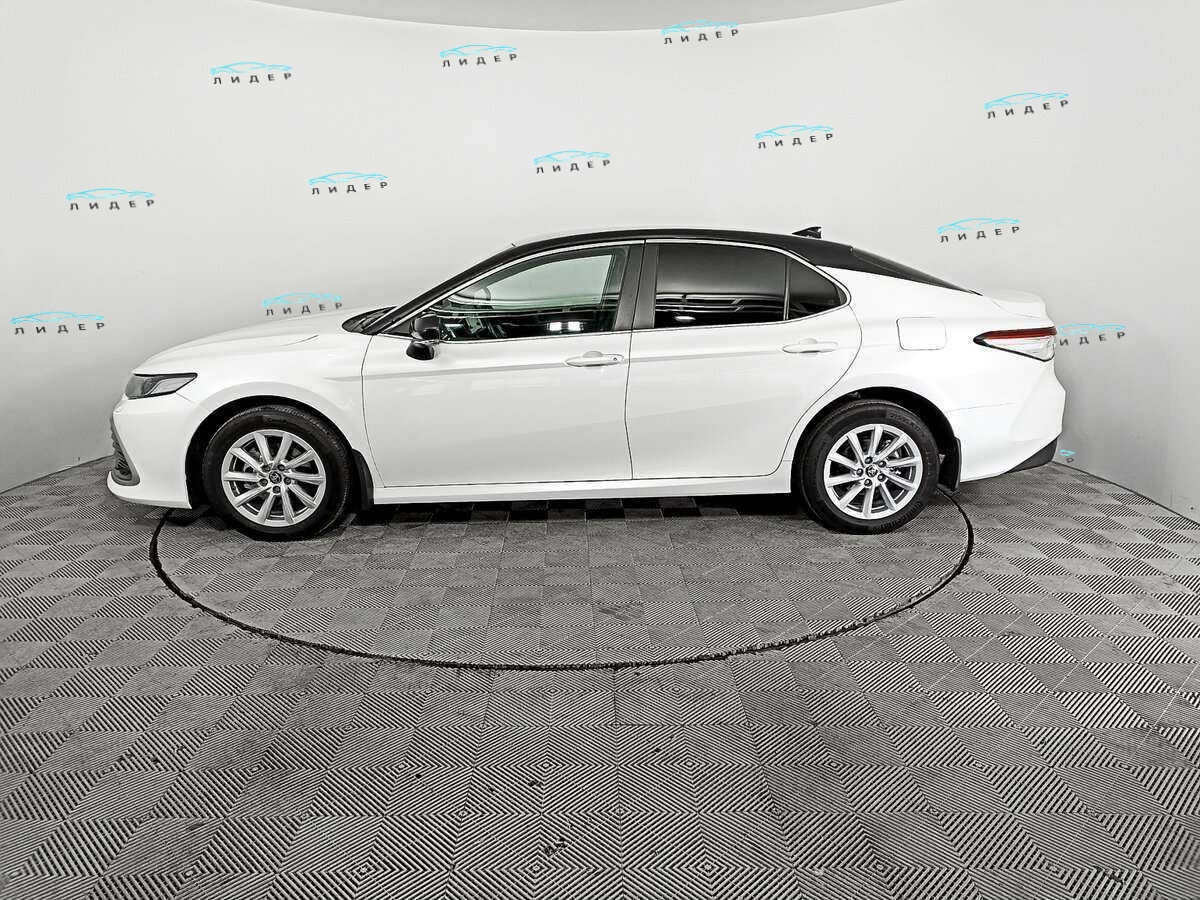 Б/У Тойота Камри 2021 года. Фото: #6