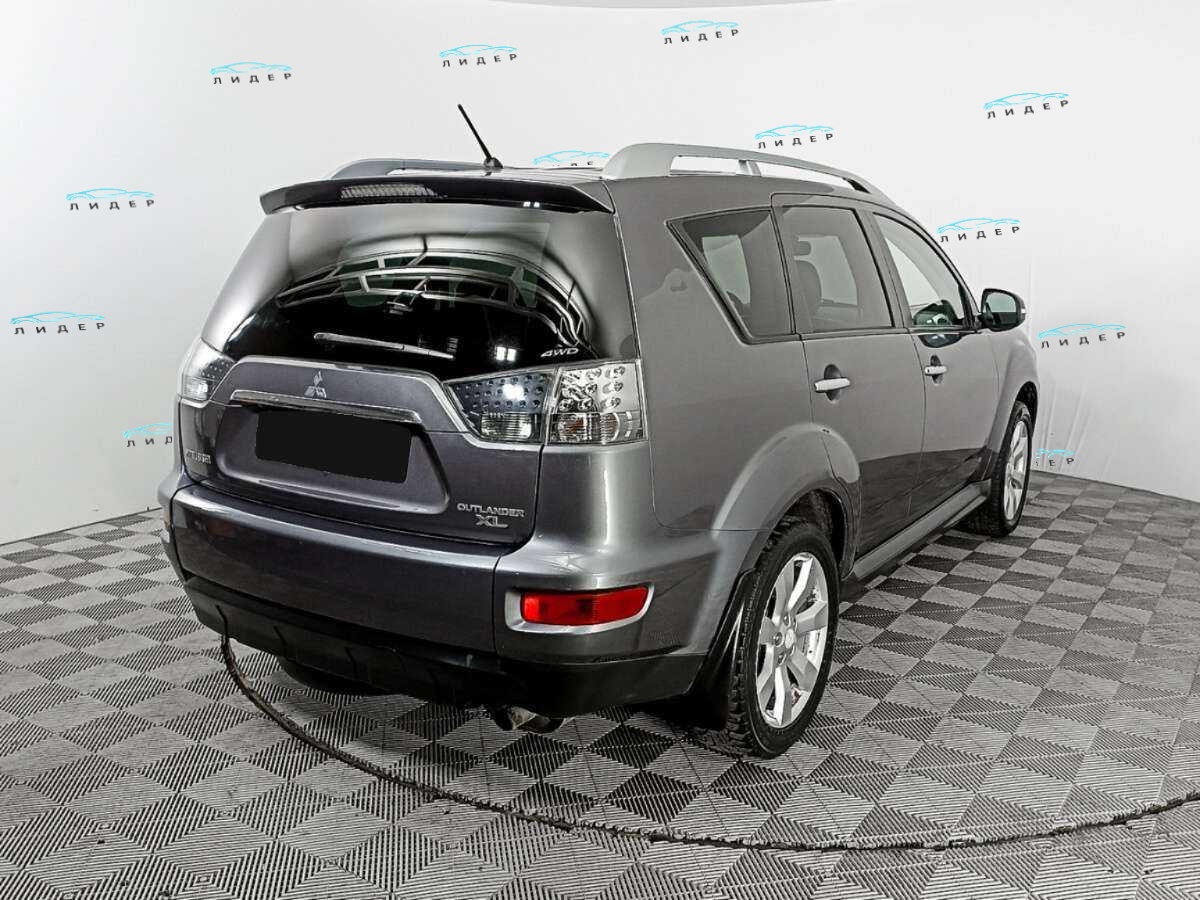 Б/У Митсубиши Оутлэндер 2010 года. Фото: #4