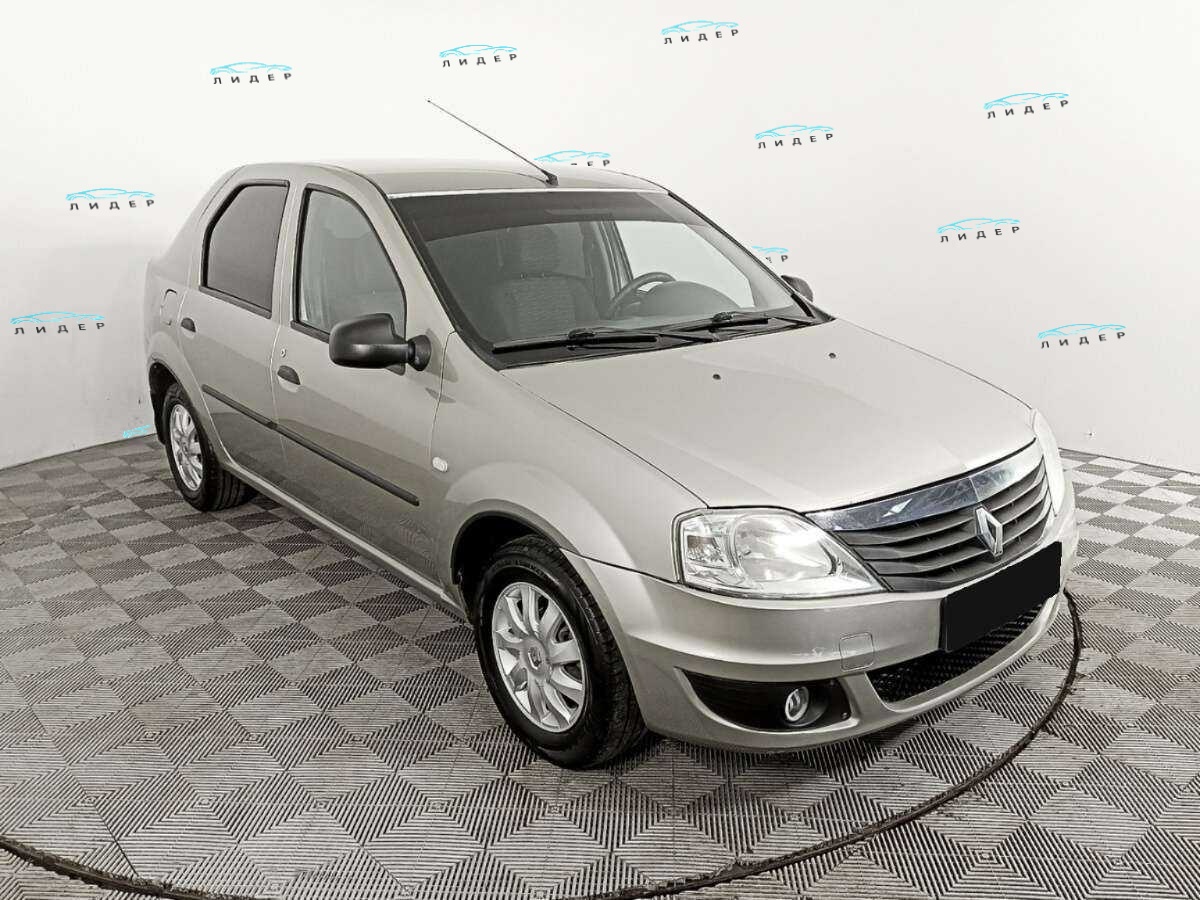 Б/У Рено Логан 2011 года. Фото: #2